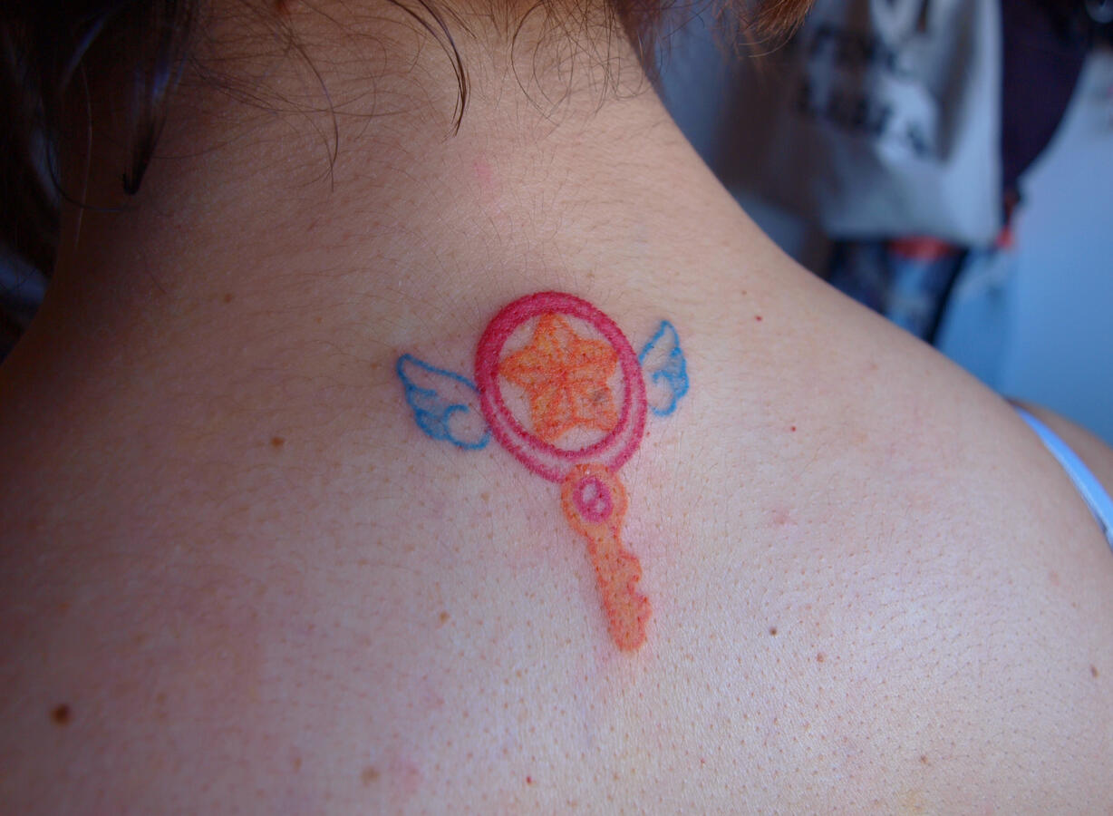 Tatuaje recién hecho, handpoke (2024)