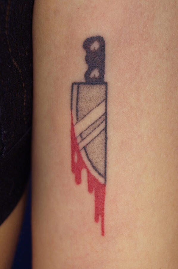 Tatuaje recién hecho, handpoke (2024)