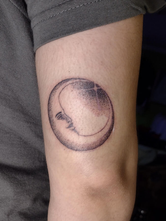 Tatuaje recién hecho, handpoke (2023)